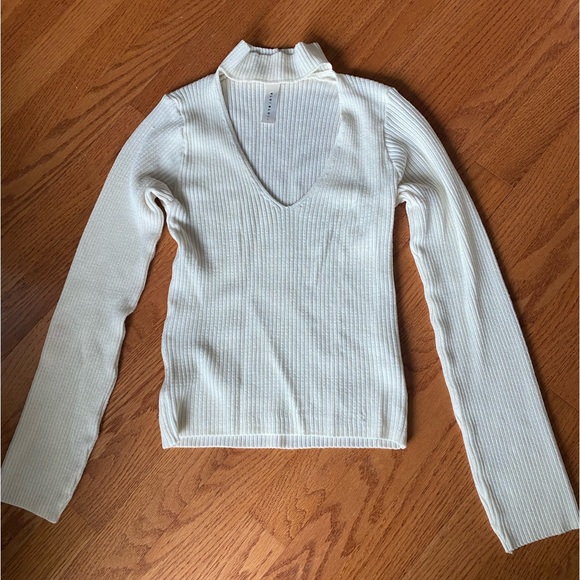 White Half Turtleneck Long-sleeve Sweater - Picture 2 of 4